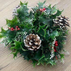 Vintage Plastic CHRISTMAS Holly/Evergreen Pinecone Centerpiece Candle Ring 7"